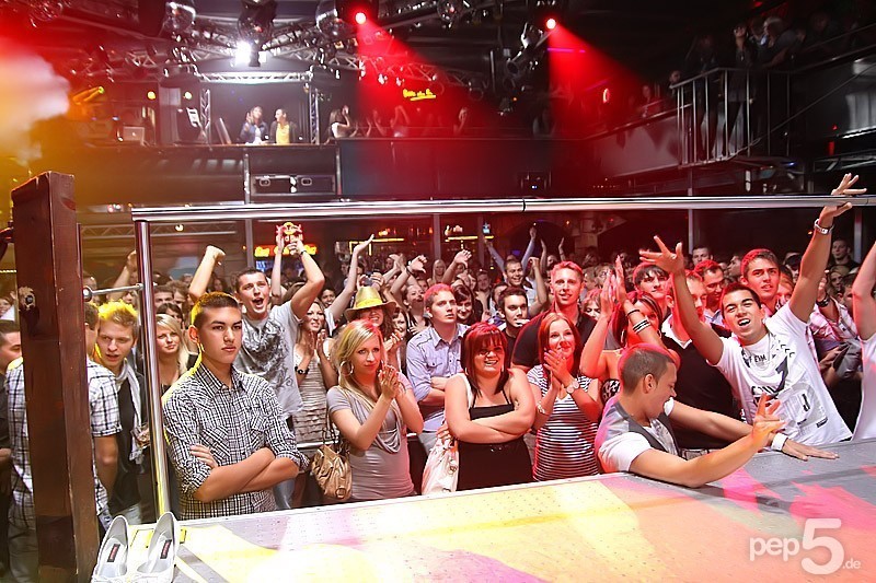 Pep5 bbdd9a25f7aed7fbab75dff53c64c1ee